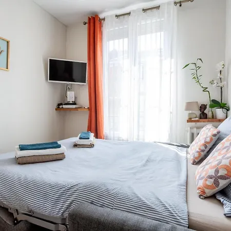 Apartment - Gabriel Peri *